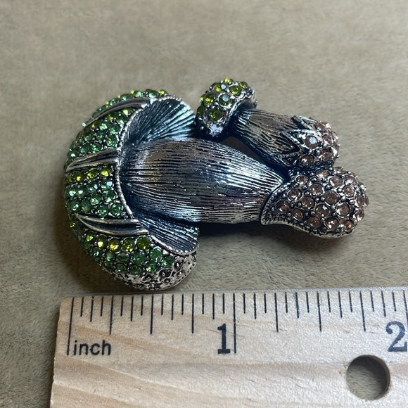 Green Rhinestone Mushroom Brooch - Picture 5 of 5